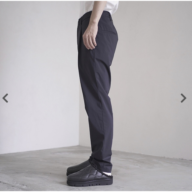 UNUSEDアンユーズド新品未使用 :CASE DRIVE SLIM PANTS