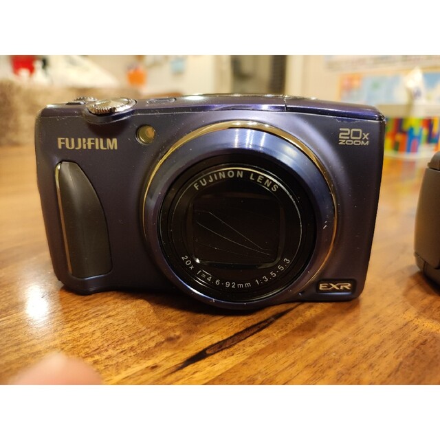 富士フイルム(フジフイルム)のFUJIFILM FinePix F900EXR デジタルカメラ スマホ/家電/カメラのカメラ(コンパクトデジタルカメラ)の商品写真