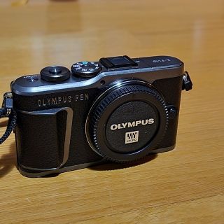 オリンパス(OLYMPUS)のOLYMPUS PEN E-PL10 EZダブルズームキット ブラック(ミラーレス一眼)