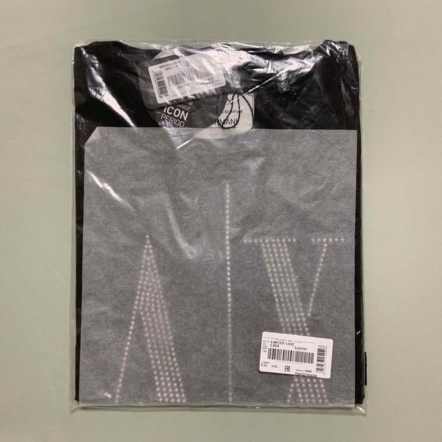 ARMANI EXCHANGE(アルマーニエクスチェンジ)の洗練されたデザイン　アルマーニエクスチェンジ　スタッズICON Tシャツ　XL レディースのトップス(Tシャツ(半袖/袖なし))の商品写真