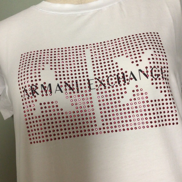 ARMANI EXCHANGE(アルマーニエクスチェンジ)の洗練されたデザイン　アルマーニ エクスチェンジ　Tシャツ　ホワイト　XL レディースのトップス(Tシャツ(半袖/袖なし))の商品写真