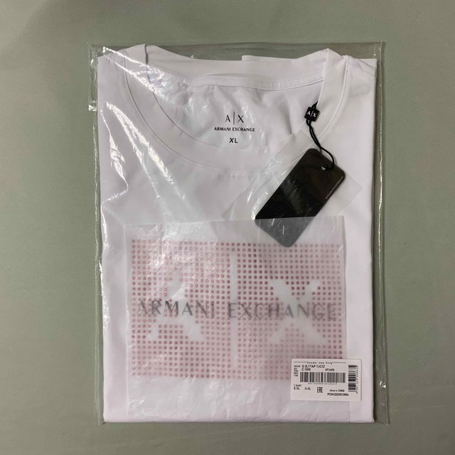 ARMANI EXCHANGE(アルマーニエクスチェンジ)の洗練されたデザイン　アルマーニ エクスチェンジ　Tシャツ　ホワイト　XL レディースのトップス(Tシャツ(半袖/袖なし))の商品写真