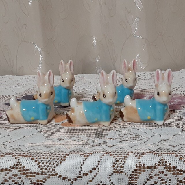 PETER RABBIT（TM）(ピーターラビット)のピーターラビット　箸置き　5個セット エンタメ/ホビーのエンタメ その他(その他)の商品写真