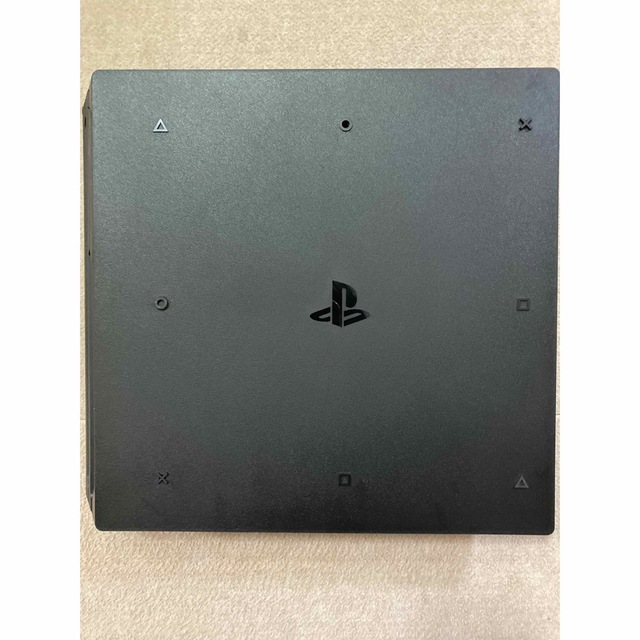 PlayStation4(プレイステーション4)のPS4 Pro 1TB CUH-7200B    エンタメ/ホビーのゲームソフト/ゲーム機本体(家庭用ゲーム機本体)の商品写真