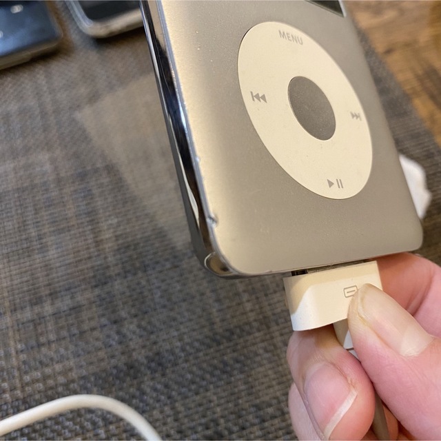iPod(アイポッド)のiPod classic MB029J ／ 80GB スマホ/家電/カメラのオーディオ機器(ポータブルプレーヤー)の商品写真