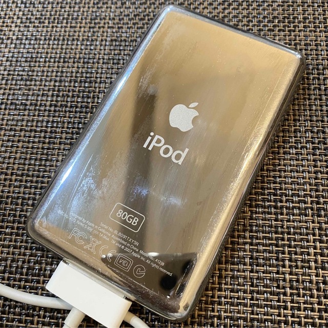 iPod(アイポッド)のiPod classic MB029J ／ 80GB スマホ/家電/カメラのオーディオ機器(ポータブルプレーヤー)の商品写真