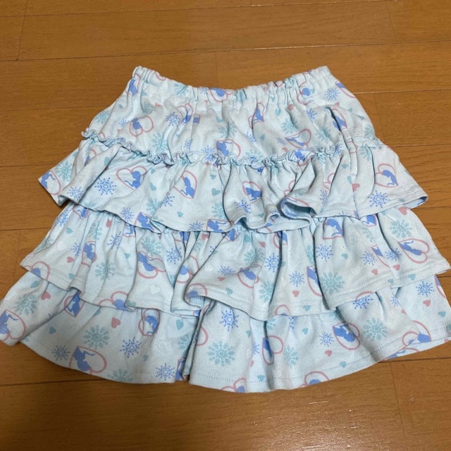 Disney(ディズニー)のエルサ　フリルショートパンツ　130 キッズ/ベビー/マタニティのキッズ服女の子用(90cm~)(パンツ/スパッツ)の商品写真