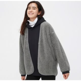 ユニクロ(UNIQLO)のUNIQLO ライトボアフリースカーディガン 新品タグ付き(カーディガン)