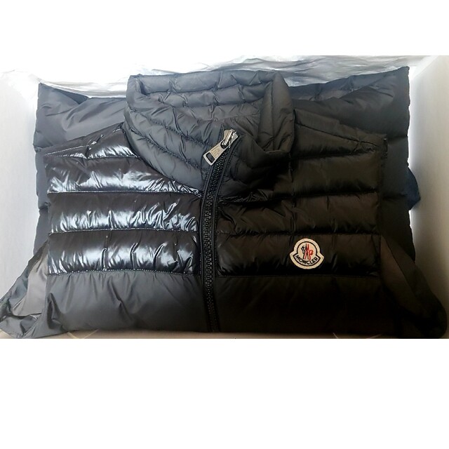 MONCLER(モンクレール)のMONCLER  saki様専用 メンズのトップス(ベスト)の商品写真