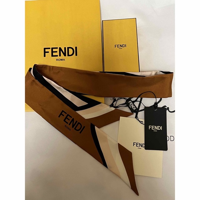 FENDI／フェンディ／ラッピー・スカーフ・マルチカラーシルクバンドゥ／ほぼ新品レディース