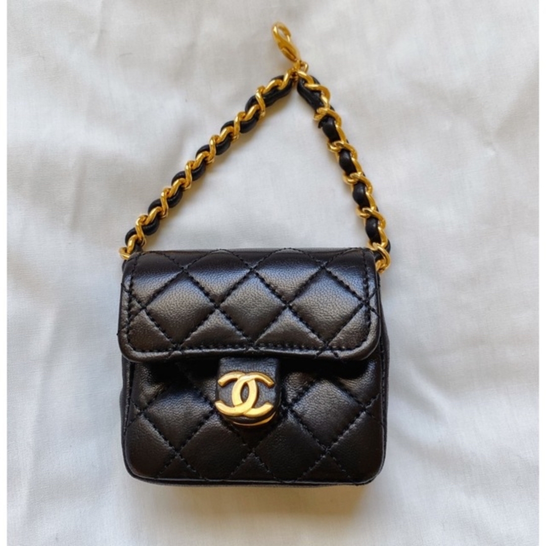 CHANEL(シャネル)のCHANEL ミニバッグチャーム　ミニマトラッセ　キルティング レディースのバッグ(ショルダーバッグ)の商品写真