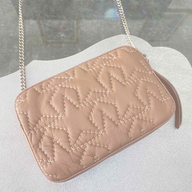 ラスト1【新品】ジミーチュウ キルティング カメラバッグ ミニショルダー 星柄 ラスト1【新品】ジミーチュウ キルティング カメラバッグ ミニショルダー 星柄