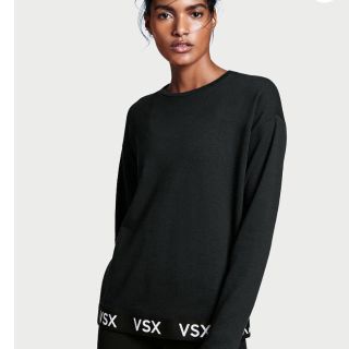 ヴィクトリアズシークレット(Victoria's Secret)のThe long sleeve logo pullover(トレーナー/スウェット)