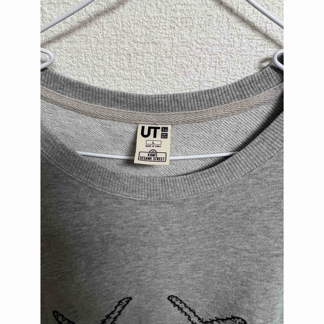 KAWS  ◆カウズ◆スウェット　UNIQLO◆XLサイズ◆オフホワイト