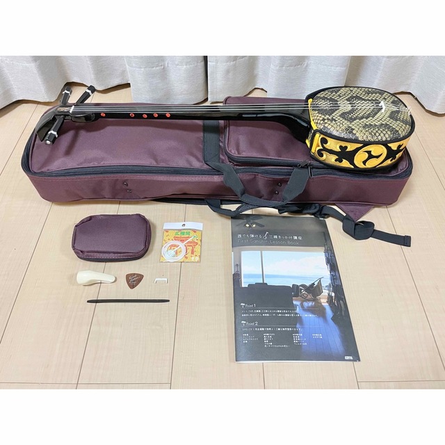 美品 沖縄 三線 初心者安心セット 人工皮 楽器の和楽器(三線)の商品写真