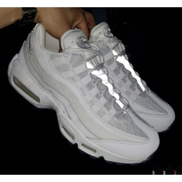 NIKE(ナイキ)のNIKE AIRMAX95 ESSENTIAL 25.5cm メンズの靴/シューズ(スニーカー)の商品写真