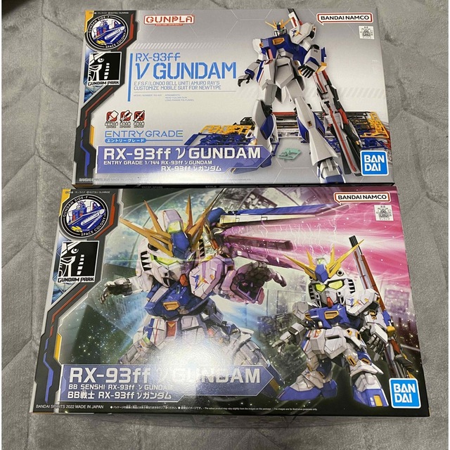 Gundam Collection（BANDAI）(ガンダムコレクション)のBB戦士 RX-93ff νガンダム&1/144RX-93ff νガンダム エンタメ/ホビーのおもちゃ/ぬいぐるみ(模型/プラモデル)の商品写真