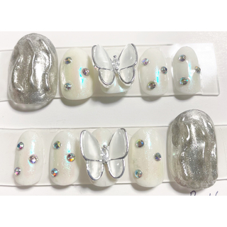 ネイルチップ ワンホンネイル 韓国ネイル シンプルネイル 蝶々ネイル 量産型 コスメ/美容のネイル(つけ爪/ネイルチップ)の商品写真
