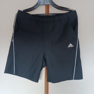 アディダス(adidas)のハーフパンツ(ハーフパンツ)