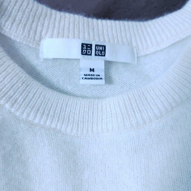 UNIQLO(ユニクロ)のユニクロ　カシミア　セーター　ホワイト　Uネック レディースのトップス(ニット/セーター)の商品写真