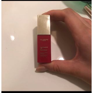 クラランス(CLARINS)のクラランス コンフォート リップオイル インテンスレッド07(口紅)