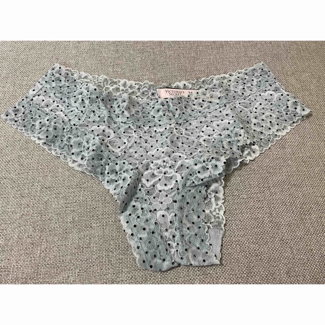 Victoria's Secret(ヴィクトリアズシークレット)のvictoria's secret Floral Lace Cheeky レディースの下着/アンダーウェア(ショーツ)の商品写真