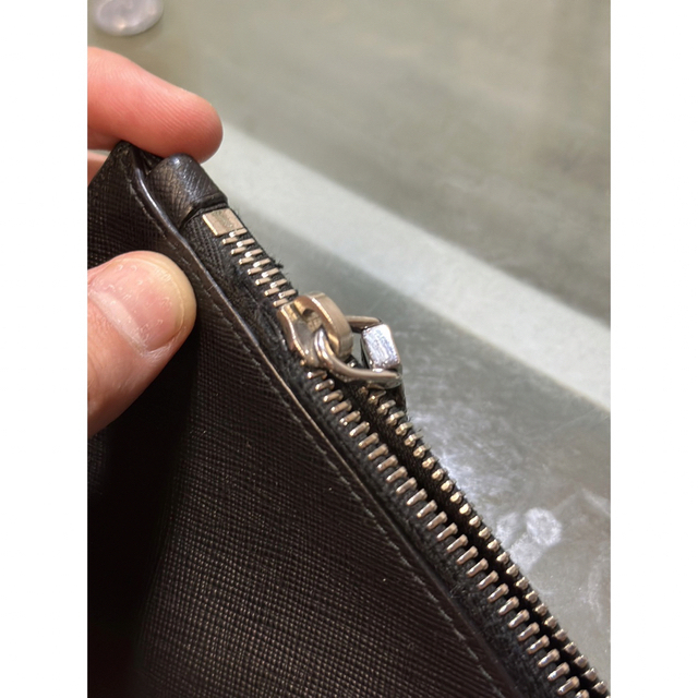 最大53%オフ! PRADA クラッチバッグ サフィアーノ ブラック ホノルル