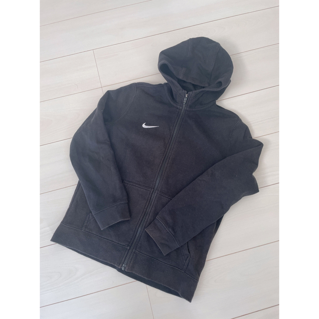 NIKE(ナイキ)のNIKE 裏起毛パーカー 150 キッズ/ベビー/マタニティのキッズ服男の子用(90cm~)(その他)の商品写真