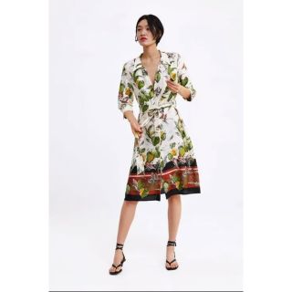 ザラ(ZARA)のZARA バード柄　ボタニカル ワンピース(ひざ丈ワンピース)