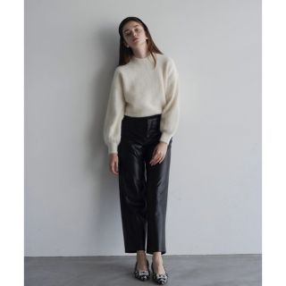 ドゥロワー(Drawer)のOHGA LEATHER PANTS(クロップドパンツ)