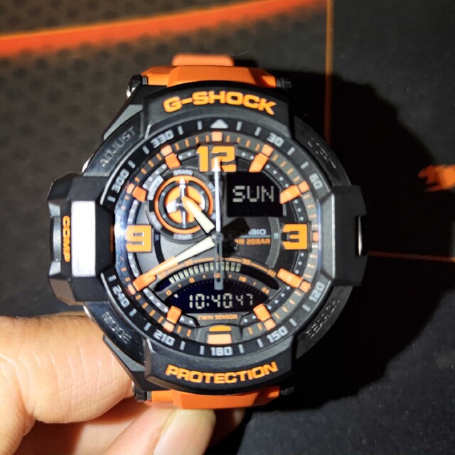 G-SHOCK(ジーショック)のG-SHOCK GRAVITYMASTER GA-1000-1AJF（オレンジ） メンズの時計(腕時計(アナログ))の商品写真