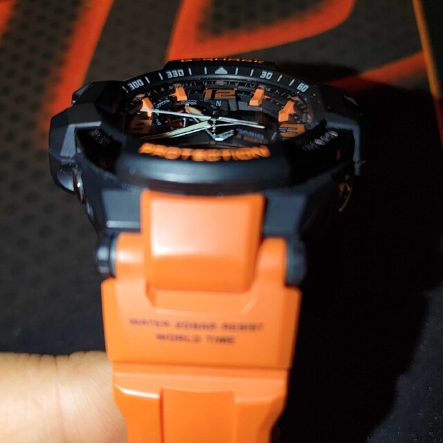 G-SHOCK(ジーショック)のG-SHOCK GRAVITYMASTER GA-1000-1AJF（オレンジ） メンズの時計(腕時計(アナログ))の商品写真