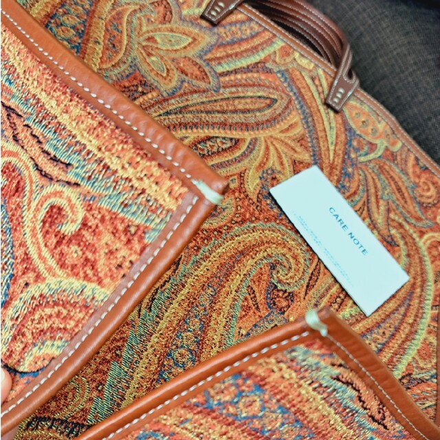 L'Appartement DEUXIEME CLASSE(アパルトモンドゥーズィエムクラス)のAVACATION FAN PAISLEY トートバッグ レディースのバッグ(トートバッグ)の商品写真