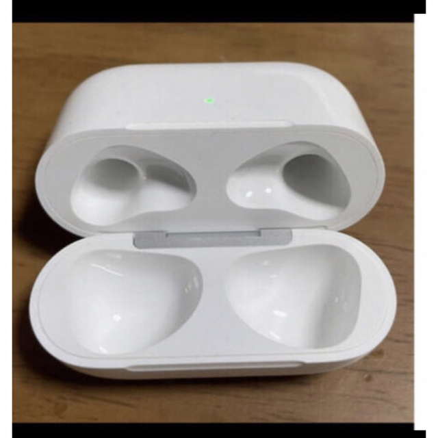 美品アップルAir pods 第3世代充電ケースのみA2566  動作良好 2