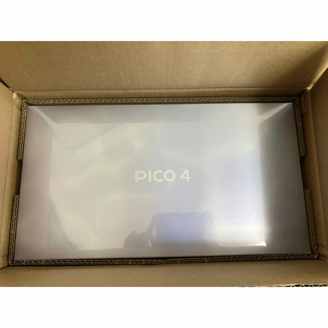 【新品未開封】 PICO 4　オールインワン型VRヘッドセット（128GB） エンタメ/ホビーのゲームソフト/ゲーム機本体(家庭用ゲーム機本体)の商品写真