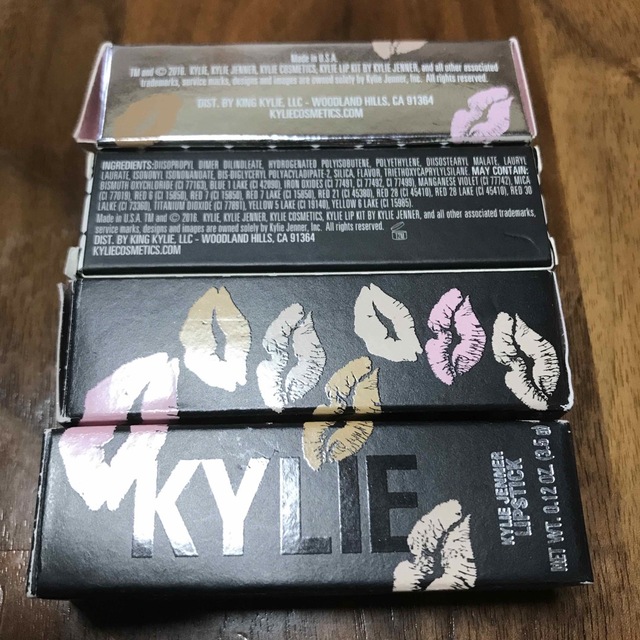 Kylie Cosmetics(カイリーコスメティックス)のカイリー　リップスティック　4本セットでお願いいたします　値下げしました コスメ/美容のベースメイク/化粧品(口紅)の商品写真