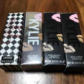 カイリーコスメティックス(Kylie Cosmetics)のカイリー　リップスティック　4本セットでお願いいたします　値下げしました(口紅)