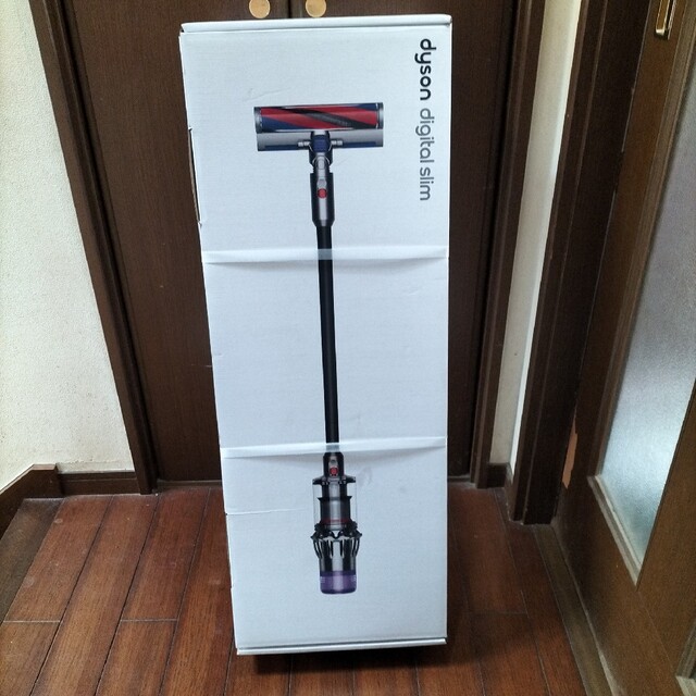 再入荷】 Dyson - SV18 digital slim 充電ドック付きです。 掃除機