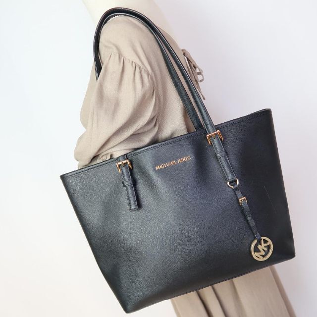 頂き物のCOACHのハンドバッグで使用感があるのでお値下どんどん