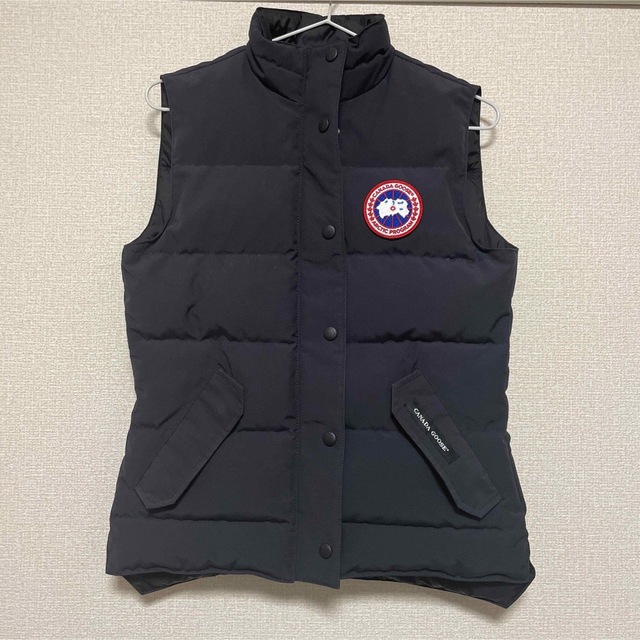 CANADA GOOSE(カナダグース)のカナダグース　ダウンベスト レディースのジャケット/アウター(ダウンベスト)の商品写真