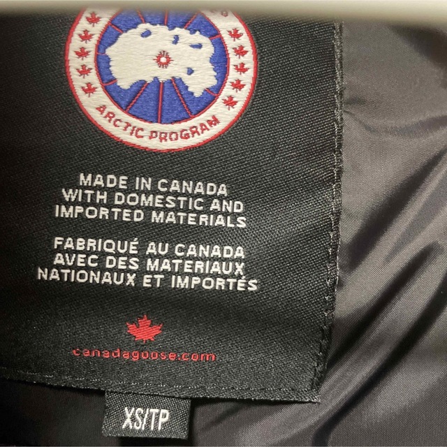 CANADA GOOSE(カナダグース)のカナダグース　ダウンベスト レディースのジャケット/アウター(ダウンベスト)の商品写真