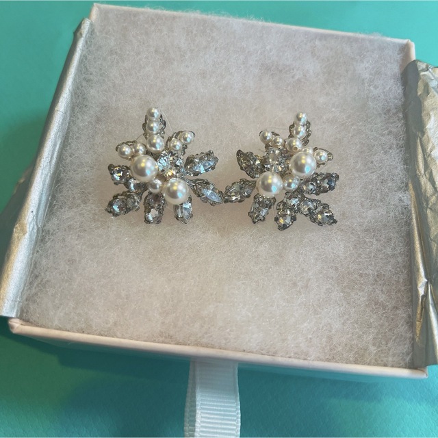 Corsage ピアス【Elizabeth Bower】