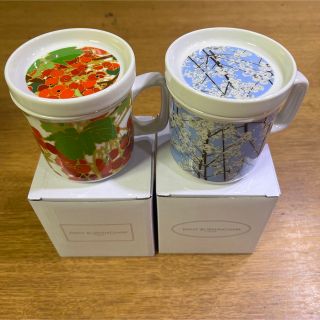 新品箱入り　エミリー・バーニンガム 蓋つき　マグカップ　2点セット♡(グラス/カップ)