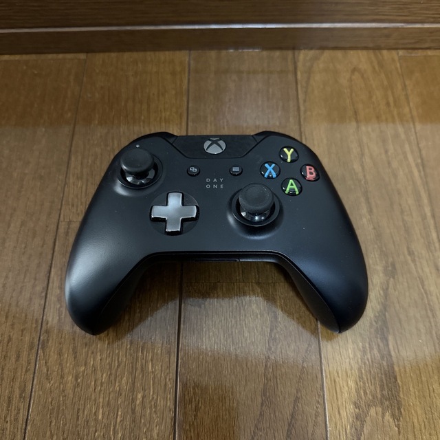 Xbox(エックスボックス)のジャンク品 Xbox One用コントローラー エンタメ/ホビーのゲームソフト/ゲーム機本体(その他)の商品写真
