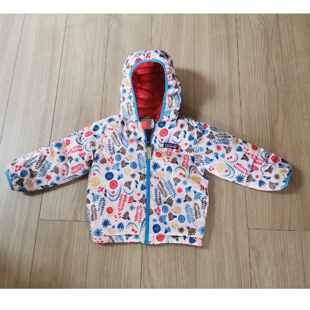 patagonia(パタゴニア)のPATAGONIA(Baby&Kids)/パタゴニア　リバーシブル　ダウン キッズ/ベビー/マタニティのキッズ/ベビー/マタニティ その他(その他)の商品写真