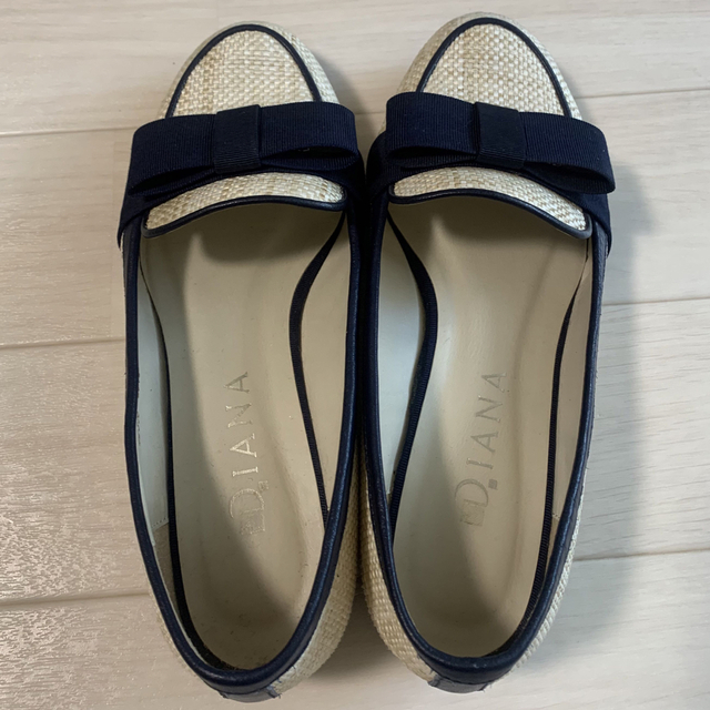 DIANA(ダイアナ)のダイアナ　リボンローファー　白 レディースの靴/シューズ(ローファー/革靴)の商品写真