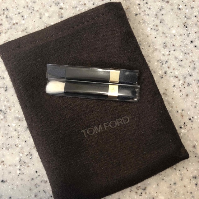 TOM FORD(トムフォード)のトムフォード アイシャドウブラシ コスメ/美容のメイク道具/ケアグッズ(ブラシ・チップ)の商品写真