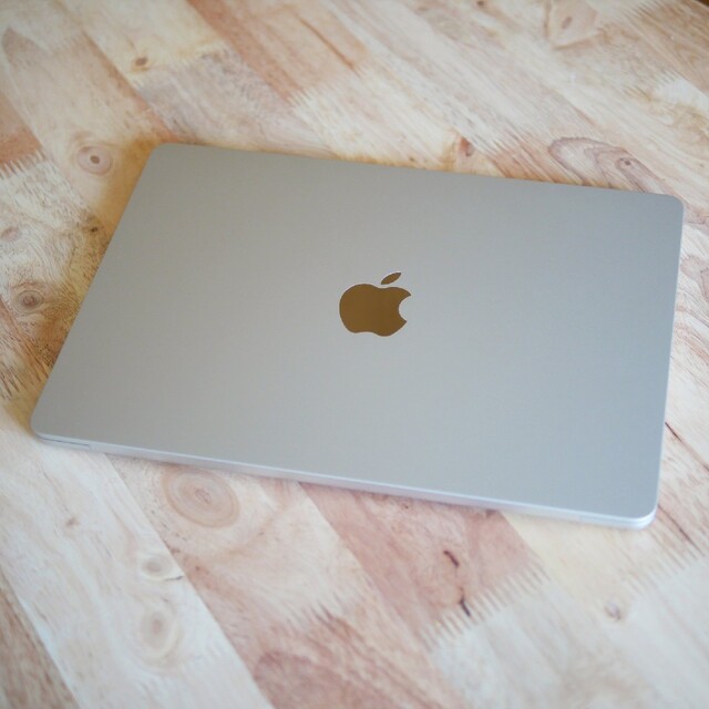 美品 M2 MacBook Air スターライト 8GB/256GB