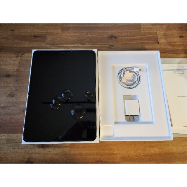 Apple(アップル)の【極美品】iPad Pro 11インチ 第３世代 512gb スマホ/家電/カメラのPC/タブレット(タブレット)の商品写真