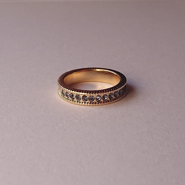 h08 SWAROVSKI graphite gold ring レディースのアクセサリー(リング(指輪))の商品写真